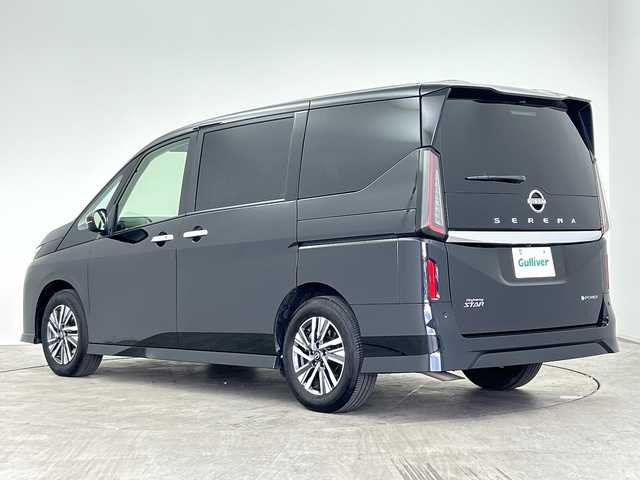 日産 セレナ e－パワー ハイウェイスター V 三重県 2025(令7)年 1.3万km ダイヤモンドブラック /禁煙車//純正12.3型ナビ//アラウンドビューモニター//WAC//革巻きステアリング//ステアリングスイッチ//ワイヤレス充電//プロパイロット//レーダークルーズコントロール//エマージェンシーブレーキ//レーンキープアシスト//ブラインドスポットモニター//オートハイビーム//前後コーナーセンサー//ハンズフリー機能付き両側パワースライドドア//純正ビルトインETC2.0//純正前後ドライブレコーダー//LED//フォグ