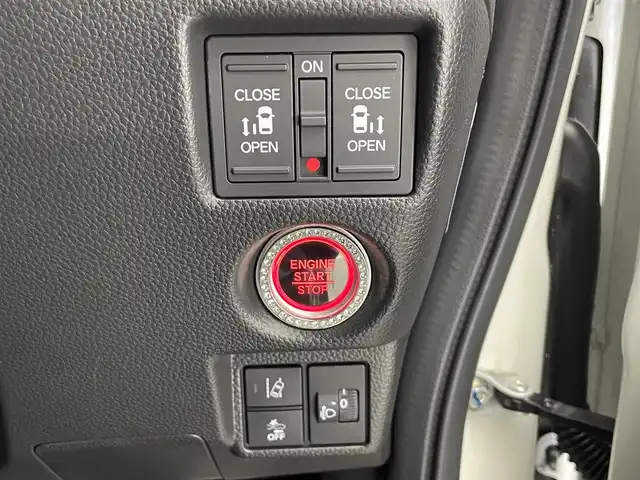 ホンダ Ｎ ＢＯＸ カスタム L ターボ スタイル+ブラック 愛知県 2022(令4)年 1.3万km プラチナホワイトパール 純正８型ナビ　シートヒーター　禁煙車　バックカメラ　フルセグＴＶ　ＢＴ　カープレイ　純正ドラレコ　両側パワスラ　ハーフレザー　パーキングセンサー　ホンダセンシング　衝突軽減　追従クルコン　ハンドル支援