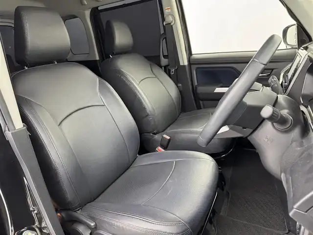 ダイハツ トール カスタムG 福岡県 2023(令5)年 5.4万km ブラックマイカメタリック アルパインフリップダウンモニター　/両側パワースライドドア　/社外ナビ　/全方位カメラ　/ＥＴＣ　/レーダークルコン　/衝突軽減　/レーンキープ　/コーナーセンサー　/横滑り防止　/アクセル踏み間違い　/アイドリング/LED