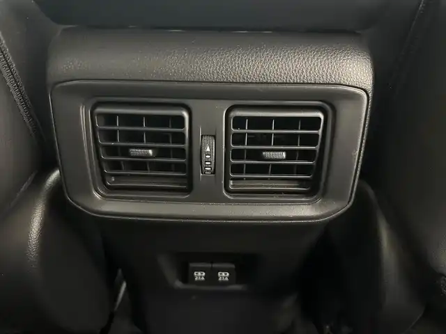 トヨタ ＲＡＶ４ G Zパッケージ 兵庫県 2020(令2)年 4.5万km アティチュードブラックマイカ 純正メモリナビ/Bluetooth/フルセグ/Miracast　/ビルトインＥＴＣ　/前後ドライブレコーダー　/デジタルインナーミラー　/パノラミックビューモニター　/オートハイビーム　/ビルトインＥＴＣ　/コーナーセンサー　/パワーバックドア　/レザーシート　/ＢＳＭ/LEDヘッドライト/純正フロアマット/ルーフレール/レーントレーシングアシスト/ロードサインアシスト/プリクラッシュセーフティー/リアクロストラフィックアラート/パワーシート/純正19インチアルミホイール/ステアリングヒーター