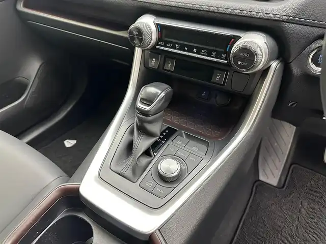 トヨタ ＲＡＶ４ G Zパッケージ 兵庫県 2020(令2)年 4.5万km アティチュードブラックマイカ 純正メモリナビ/Bluetooth/フルセグ/Miracast　/ビルトインＥＴＣ　/前後ドライブレコーダー　/デジタルインナーミラー　/パノラミックビューモニター　/オートハイビーム　/ビルトインＥＴＣ　/コーナーセンサー　/パワーバックドア　/レザーシート　/ＢＳＭ/LEDヘッドライト/純正フロアマット/ルーフレール/レーントレーシングアシスト/ロードサインアシスト/プリクラッシュセーフティー/リアクロストラフィックアラート/パワーシート/純正19インチアルミホイール/ステアリングヒーター