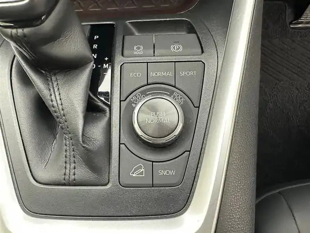 トヨタ ＲＡＶ４ G Zパッケージ 兵庫県 2020(令2)年 4.5万km アティチュードブラックマイカ 純正メモリナビ/Bluetooth/フルセグ/Miracast　/ビルトインＥＴＣ　/前後ドライブレコーダー　/デジタルインナーミラー　/パノラミックビューモニター　/オートハイビーム　/ビルトインＥＴＣ　/コーナーセンサー　/パワーバックドア　/レザーシート　/ＢＳＭ/LEDヘッドライト/純正フロアマット/ルーフレール/レーントレーシングアシスト/ロードサインアシスト/プリクラッシュセーフティー/リアクロストラフィックアラート/パワーシート/純正19インチアルミホイール/ステアリングヒーター