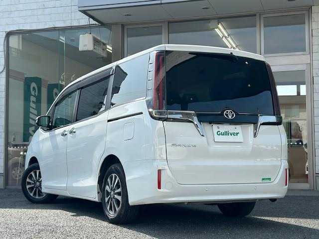 トヨタ エスクァイア 埼玉県 2021(令3)年 3.9万km ホワイトパールクリスタルシャイン ワンオーナー/社外SDナビ【EX11NX】/【CD/DVD/フルセグ/Bluetooth】/バックカメラ/フリップダウンモニター/衝突軽減ブレーキ/両側パワースライドドア/シートヒーター/ETC/ハーフレザーシート/ステアリングヒーター/ドライブレコーダー/保証書/取扱説明書/スペアキー