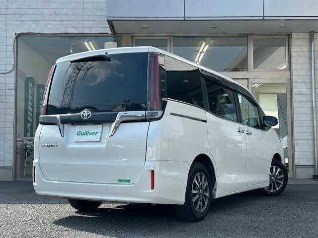 トヨタ エスクァイア 埼玉県 2021(令3)年 3.9万km ホワイトパールクリスタルシャイン ワンオーナー/社外SDナビ【EX11NX】/【CD/DVD/フルセグ/Bluetooth】/バックカメラ/フリップダウンモニター/衝突軽減ブレーキ/両側パワースライドドア/シートヒーター/ETC/ハーフレザーシート/ステアリングヒーター/ドライブレコーダー/保証書/取扱説明書/スペアキー
