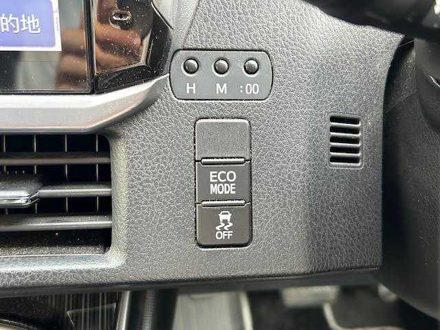 トヨタ エスクァイア 埼玉県 2021(令3)年 3.9万km ホワイトパールクリスタルシャイン ワンオーナー/社外SDナビ【EX11NX】/【CD/DVD/フルセグ/Bluetooth】/バックカメラ/フリップダウンモニター/衝突軽減ブレーキ/両側パワースライドドア/シートヒーター/ETC/ハーフレザーシート/ステアリングヒーター/ドライブレコーダー/保証書/取扱説明書/スペアキー
