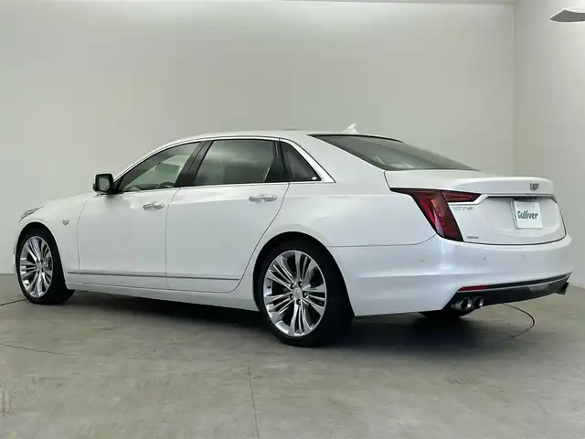 キャデラック ＣＴ６ プラチナム 千葉県 2020(令2)年 1.3万km パール ユーザー買取/純正ナビ/Bluetooth/Apple Car Play/Android Auto/全方位カメラ/BOSE　サウンド/後席モニター/衝突被害軽減ブレーキ（前後）/レーンキープアシスト/コーナーセンサー/ソナーセンサー/パワーバックドア/Wサンルーフ/オートサンシェード/デジタルインナーミラー/リアエンターテェイメント/ドライブモード/スマートキー/保証書・取説