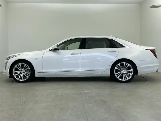 キャデラック ＣＴ６ プラチナム 千葉県 2020(令2)年 1.3万km パール ユーザー買取/純正ナビ/Bluetooth/Apple Car Play/Android Auto/全方位カメラ/BOSE　サウンド/後席モニター/衝突被害軽減ブレーキ（前後）/レーンキープアシスト/コーナーセンサー/ソナーセンサー/パワーバックドア/Wサンルーフ/オートサンシェード/デジタルインナーミラー/リアエンターテェイメント/ドライブモード/スマートキー/保証書・取説