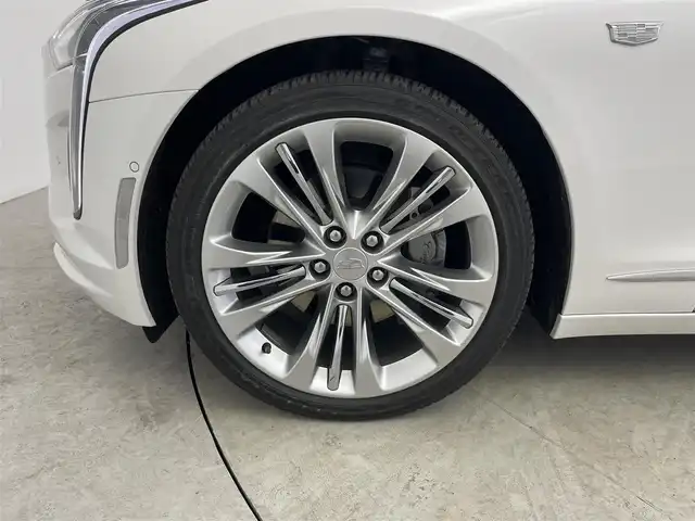 キャデラック ＣＴ６ プラチナム 千葉県 2020(令2)年 1.3万km パール ユーザー買取/純正ナビ/Bluetooth/Apple Car Play/Android Auto/全方位カメラ/BOSE　サウンド/後席モニター/衝突被害軽減ブレーキ（前後）/レーンキープアシスト/コーナーセンサー/ソナーセンサー/パワーバックドア/Wサンルーフ/オートサンシェード/デジタルインナーミラー/リアエンターテェイメント/ドライブモード/スマートキー/保証書・取説