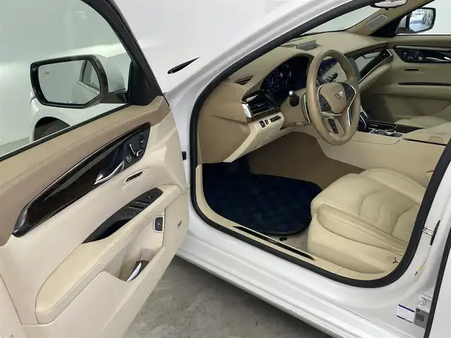 キャデラック ＣＴ６ プラチナム 千葉県 2020(令2)年 1.3万km パール ユーザー買取/純正ナビ/Bluetooth/Apple Car Play/Android Auto/全方位カメラ/BOSE　サウンド/後席モニター/衝突被害軽減ブレーキ（前後）/レーンキープアシスト/コーナーセンサー/ソナーセンサー/パワーバックドア/Wサンルーフ/オートサンシェード/デジタルインナーミラー/リアエンターテェイメント/ドライブモード/スマートキー/保証書・取説
