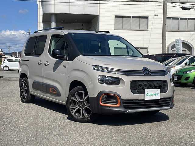 シトロエン シトロエン ベルランゴ シャイン ブルーHDi XTRパック 福井県 2023(令5)年 3.3万km サーブル ワンオーナー /ディーゼルターボ/パノラマルーフ/純正ディスプレイオーディオ/アダプティブクルーズコントロール/レーンキープアシスト/サイドカメラ/バックカメラ/前後ドライブレコーダー /ETC/ブラインドスポットモニター/純正17インチアルミホイール/ルーフレール/両側スライドドア/クリアランスソナー /パドルシフト/オートリトラミラー /USBポート/LEDヘッドライト/フォグランプ/ライトレベライザー /ステアリングリモコン/オートライト/保証書/取扱説明書