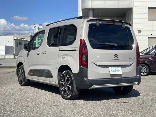 シトロエン シトロエン ベルランゴ シャイン ブルーHDi XTRパック 福井県 2023(令5)年 3.3万km サーブル ワンオーナー /ディーゼルターボ/パノラマルーフ/純正ディスプレイオーディオ/アダプティブクルーズコントロール/レーンキープアシスト/サイドカメラ/バックカメラ/前後ドライブレコーダー /ETC/ブラインドスポットモニター/純正17インチアルミホイール/ルーフレール/両側スライドドア/クリアランスソナー /パドルシフト/オートリトラミラー /USBポート/LEDヘッドライト/フォグランプ/ライトレベライザー /ステアリングリモコン/オートライト/保証書/取扱説明書