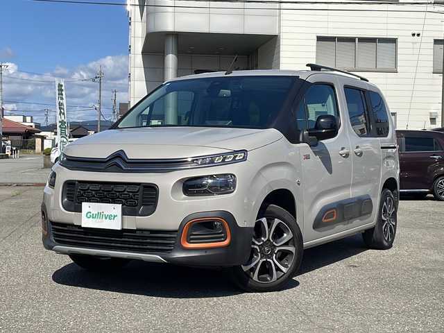 シトロエン シトロエン ベルランゴ シャイン ブルーHDi XTRパック 福井県 2023(令5)年 3.3万km サーブル ワンオーナー /ディーゼルターボ/パノラマルーフ/純正ディスプレイオーディオ/アダプティブクルーズコントロール/レーンキープアシスト/サイドカメラ/バックカメラ/前後ドライブレコーダー /ETC/ブラインドスポットモニター/純正17インチアルミホイール/ルーフレール/両側スライドドア/クリアランスソナー /パドルシフト/オートリトラミラー /USBポート/LEDヘッドライト/フォグランプ/ライトレベライザー /ステアリングリモコン/オートライト/保証書/取扱説明書