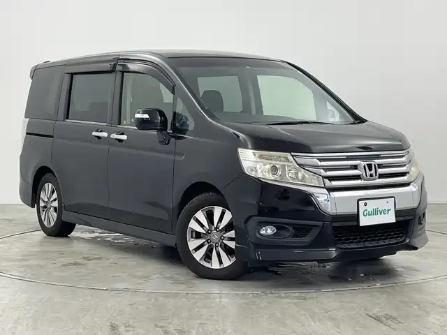 ホンダ ステップワゴン スパーダ Z 群馬県 2013(平25)年 8.5万km プレミアムスパークルブラックパール バックカメラ　両側パワースライドドア　純正フロアマット　ビルトインＥＴＣ　オートライト　ステアリングリモコン　アイドリングストップ　HIDヘッドライト　横滑り防止機能　電動格納ミラー　禁煙車