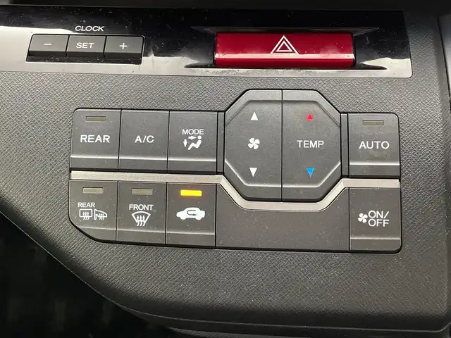 ホンダ ステップワゴン スパーダ Z 群馬県 2013(平25)年 8.5万km プレミアムスパークルブラックパール バックカメラ　両側パワースライドドア　純正フロアマット　ビルトインＥＴＣ　オートライト　ステアリングリモコン　アイドリングストップ　HIDヘッドライト　横滑り防止機能　電動格納ミラー　禁煙車