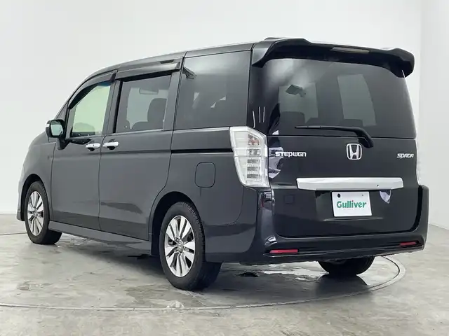 ホンダ ステップワゴン スパーダ Z 群馬県 2013(平25)年 8.5万km プレミアムスパークルブラックパール バックカメラ　両側パワースライドドア　純正フロアマット　ビルトインＥＴＣ　オートライト　ステアリングリモコン　アイドリングストップ　HIDヘッドライト　横滑り防止機能　電動格納ミラー　禁煙車