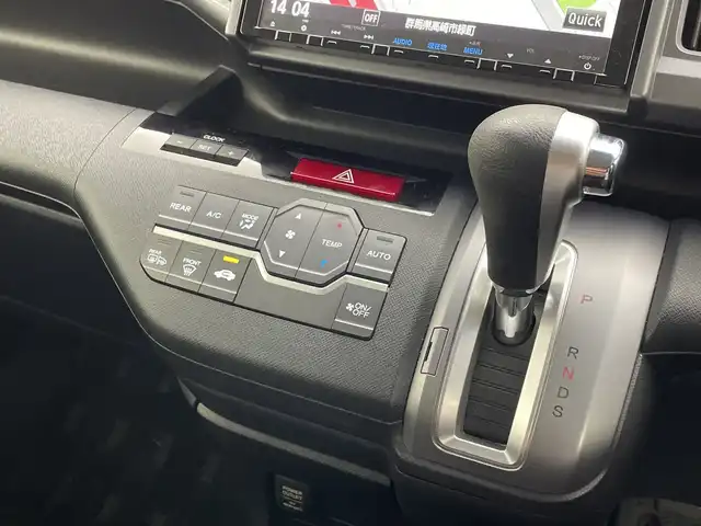 ホンダ ステップワゴン スパーダ Z 群馬県 2013(平25)年 8.5万km プレミアムスパークルブラックパール バックカメラ　両側パワースライドドア　純正フロアマット　ビルトインＥＴＣ　オートライト　ステアリングリモコン　アイドリングストップ　HIDヘッドライト　横滑り防止機能　電動格納ミラー　禁煙車