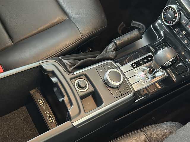 メルセデス・ベンツ ゲレンデヴァーゲン Ｇ３５０ｄ 岐阜県 2017(平29)年 8.2万km オブシディアンブラック サンルーフ/プレミアムサウンド(Harman Kardon)/本革シート/メーカーナビ/フルセグTV/CD/DVD/AM/FM/Bluetooth/USB/パドルシフト/アラウンドビューモニター/ドライブレコーダー/ETC/背面タイヤ/アダプティブクルーズコントロール/ブラインドスポットモニター/シートヒーター(全席)/ステアリング電動チルド/革巻きステアリング/ステアリングヒーター/シートメモリー/パワーシート/クリアランスソナー/アイドリングストップ/横滑り防止装置/スマートキー/オートライト