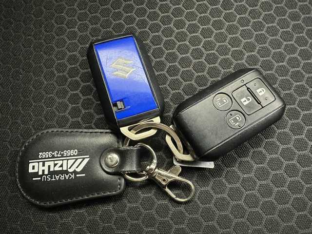 スズキ スペーシア ギア HYBRID XZ 兵庫県 2019(令1)年 5.4万km フェニックスレッドパール/ガンメタリック2トーンルーフ 社外ナビ/(AVN-R9W)/フルセグ CD DVD BT MSV/バックカメラ/両側パワースライドドア/衝突軽減ブレーキ/レーンキープアシスト/クリアランスソナー/シートヒーター/サーキュレーター/LEDヘッドライト/LEDフォグライト/オートライト/純正ドアバイザー/ルーフレール/純正14インチアルミホイール/スマートキー