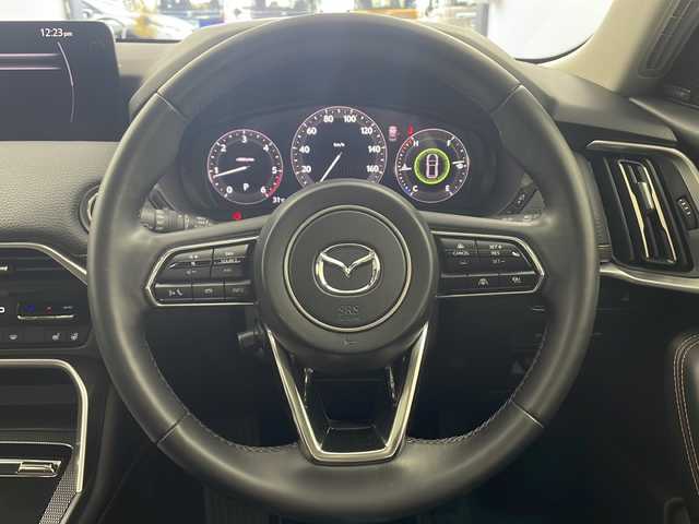 マツダ ＣＸ－６０ XD Lパッケージ 大阪府 2023(令5)年 1.9万km ディープクリスタルブルーマイカ パノラマサンルーフ/BOSEサウンドシステム＋12スピーカー/地上デジタルTVチューナー（フルセグ）/12.3インチ純正ディスプレイオーディオ/全方位カメラ/フロント/リア/サイド/Apple Car Play/Android Auto/AM/FM/BT/ヘッドアップディスプレイ/アダプティブLEDヘッドライト/レーンキープアシスト/緊急時車線維持支援/360°ビューモニター（シースルービュー）/ブラインドスポットモニタリング/スマートブレーキサポート/前側方接近車両検知/マツダレーダークルーズコントロール/交通標識認識システム/クルージング＆トラフィックサポート/ドライバー異常時対応システム/ドライバーモニタリング/マツダインテリジェントドライブセレクト（スポーツモード付）/パワーシート（運転席/助手席）/シートヒーター（全席）/パワーバックドア/革巻きステアリング/ステアリングヒーター/ステアリングスイッチ/置くだけ充電/１２V電源×２/保証書/取扱説明書/スペアキー1本