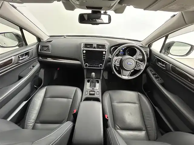 スバル アウトバック ベース 道央・札幌 2018(平30)年 6.1万km クリスタルホワイトP ・ワンオーナー/・４WD/・アイサイトVer3/・DIATONESOUNDナビ/　CD/DVD/SD/BT/フルセグ/・バック/サイド/フロントカメラ/・ETC/・アイサイトセーフティ＋/・X-MODE/・プリクラッシュセーフティ/・レーダークルーズコントロール/・レーンキープアシスト/・クリアランスソナー/・オートハイビーム/・ブラインドスポットモニター(BSM)/・スバルリヤビークルディテクション(SRVD)/・ステアリング・レスポンシブ・ヘッドランプ(SRH)/・後退時ブレーキアシスト(RAB)/・レザーシート/・前席パワーシート/・前席シートヒーター/・LEDヘッドライト/・LEDアクセサリーライナー/・ルーフレール/・プッシュスタート/・スマートキー/・純正フロアマット/・ドアバイザー