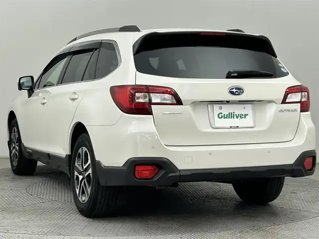 スバル アウトバック ベース 道央・札幌 2018(平30)年 6.1万km クリスタルホワイトP ・ワンオーナー/・４WD/・アイサイトVer3/・DIATONESOUNDナビ/　CD/DVD/SD/BT/フルセグ/・バック/サイド/フロントカメラ/・ETC/・アイサイトセーフティ＋/・X-MODE/・プリクラッシュセーフティ/・レーダークルーズコントロール/・レーンキープアシスト/・クリアランスソナー/・オートハイビーム/・ブラインドスポットモニター(BSM)/・スバルリヤビークルディテクション(SRVD)/・ステアリング・レスポンシブ・ヘッドランプ(SRH)/・後退時ブレーキアシスト(RAB)/・レザーシート/・前席パワーシート/・前席シートヒーター/・LEDヘッドライト/・LEDアクセサリーライナー/・ルーフレール/・プッシュスタート/・スマートキー/・純正フロアマット/・ドアバイザー