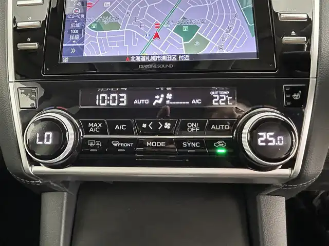 スバル アウトバック ベース 道央・札幌 2018(平30)年 6.1万km クリスタルホワイトP ・ワンオーナー/・４WD/・アイサイトVer3/・DIATONESOUNDナビ/　CD/DVD/SD/BT/フルセグ/・バック/サイド/フロントカメラ/・ETC/・アイサイトセーフティ＋/・X-MODE/・プリクラッシュセーフティ/・レーダークルーズコントロール/・レーンキープアシスト/・クリアランスソナー/・オートハイビーム/・ブラインドスポットモニター(BSM)/・スバルリヤビークルディテクション(SRVD)/・ステアリング・レスポンシブ・ヘッドランプ(SRH)/・後退時ブレーキアシスト(RAB)/・レザーシート/・前席パワーシート/・前席シートヒーター/・LEDヘッドライト/・LEDアクセサリーライナー/・ルーフレール/・プッシュスタート/・スマートキー/・純正フロアマット/・ドアバイザー