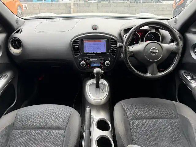 日産 ジューク 15RX 兵庫県 2011(平23)年 18.6万km ホワイトパール 社外ナビ/(CD/USB/AM/FM)/ETC/オートライト/スマートキー/社外フロアマット/電動格納ミラー/ヘッドライトレベライザー