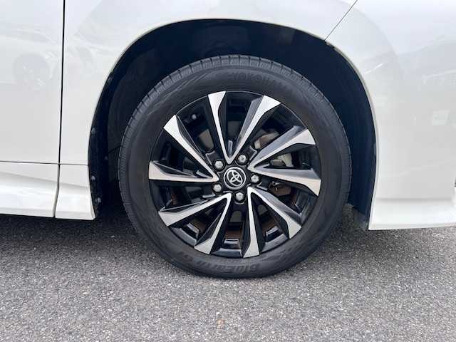 トヨタ ノア S－Z 大阪府 2022(令4)年 2.5万km ホワイトパールクリスタルシャイン 純正ディスプレイオーディオ/バックカメラ/快適利便パッケージ/・シートヒーター/・ステアリングヒーター/・ナノイーX/・パワーバックドア/ハンズフリー両側パワースライドドア/ブラインドスポットモニター/トヨタアドバンスパーク/ハーフレザーシート/オットマンチェア/ドライブレコーダー/ビルトインETC2.0/スマートキー×2