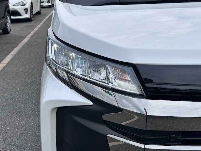 トヨタ ノア S－Z 大阪府 2022(令4)年 2.5万km ホワイトパールクリスタルシャイン 純正ディスプレイオーディオ/バックカメラ/快適利便パッケージ/・シートヒーター/・ステアリングヒーター/・ナノイーX/・パワーバックドア/ハンズフリー両側パワースライドドア/ブラインドスポットモニター/トヨタアドバンスパーク/ハーフレザーシート/オットマンチェア/ドライブレコーダー/ビルトインETC2.0/スマートキー×2