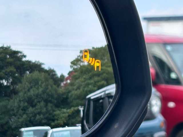 トヨタ ノア S－Z 大阪府 2022(令4)年 2.5万km ホワイトパールクリスタルシャイン 純正ディスプレイオーディオ/バックカメラ/快適利便パッケージ/・シートヒーター/・ステアリングヒーター/・ナノイーX/・パワーバックドア/ハンズフリー両側パワースライドドア/ブラインドスポットモニター/トヨタアドバンスパーク/ハーフレザーシート/オットマンチェア/ドライブレコーダー/ビルトインETC2.0/スマートキー×2