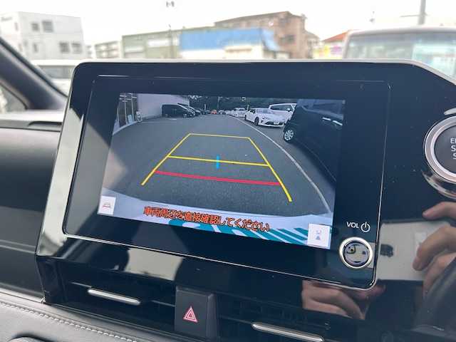 トヨタ ノア S－Z 大阪府 2022(令4)年 2.5万km ホワイトパールクリスタルシャイン 純正ディスプレイオーディオ/バックカメラ/快適利便パッケージ/・シートヒーター/・ステアリングヒーター/・ナノイーX/・パワーバックドア/ハンズフリー両側パワースライドドア/ブラインドスポットモニター/トヨタアドバンスパーク/ハーフレザーシート/オットマンチェア/ドライブレコーダー/ビルトインETC2.0/スマートキー×2