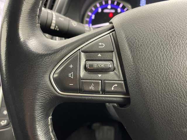 日産 スカイライン 200GT－t タイプP 大分県 2014(平26)年 10.2万km クリスタルホワイトパール 純正HDDナビ/（CD/DVD/BT/フルセグTV）/全方位カメラ/バックカメラ/レザーシート/パワーシート/シートヒーター/スマートキー/プッシュスタート/ETC/オートライト/フォグランプ/LEDヘッドライト/レーダークルーズコントロール/ステアリングスイッチ/革巻きステアリング/ドライブレコーダー/純正17インチアルミホイール