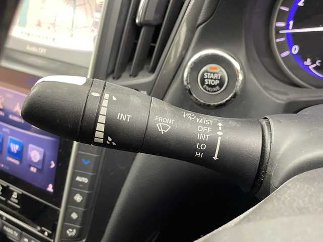 日産 スカイライン 200GT－t タイプP 大分県 2014(平26)年 10.2万km クリスタルホワイトパール 純正HDDナビ/（CD/DVD/BT/フルセグTV）/全方位カメラ/バックカメラ/レザーシート/パワーシート/シートヒーター/スマートキー/プッシュスタート/ETC/オートライト/フォグランプ/LEDヘッドライト/レーダークルーズコントロール/ステアリングスイッチ/革巻きステアリング/ドライブレコーダー/純正17インチアルミホイール