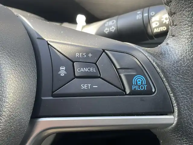 日産 セレナ ハイウェイスター 佐賀県 2016(平28)年 5.7万km ブリリアントホワイトパール プロパイロット/・インテリジェントクルーズコントロール/・車線維持機能/エマージェンシーブレーキ/純正9インチナビ/・TV/CD/DVD/BT/アラウンドビューモニター/スマートインナーミラー/両側パワースライドドア/ワンタッチパワースライド/ハンズフリーオートスライドドア/前後コーナーセンサー/LEDヘッドライト/フォグランプ/オートライト/純正１６インチアルミホイール/ステアリングスイッチ/革巻きステアリング/ビルトインETC/プッシュスタート