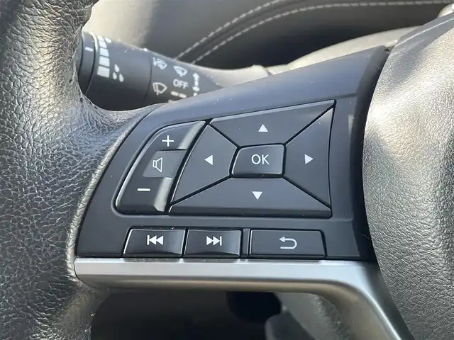 日産 セレナ ハイウェイスター 佐賀県 2016(平28)年 5.7万km ブリリアントホワイトパール プロパイロット/・インテリジェントクルーズコントロール/・車線維持機能/エマージェンシーブレーキ/純正9インチナビ/・TV/CD/DVD/BT/アラウンドビューモニター/スマートインナーミラー/両側パワースライドドア/ワンタッチパワースライド/ハンズフリーオートスライドドア/前後コーナーセンサー/LEDヘッドライト/フォグランプ/オートライト/純正１６インチアルミホイール/ステアリングスイッチ/革巻きステアリング/ビルトインETC/プッシュスタート