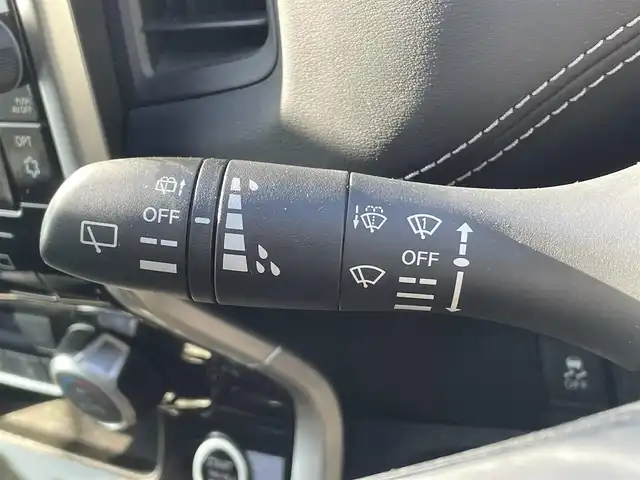 日産 セレナ ハイウェイスター 佐賀県 2016(平28)年 5.7万km ブリリアントホワイトパール プロパイロット/・インテリジェントクルーズコントロール/・車線維持機能/エマージェンシーブレーキ/純正9インチナビ/・TV/CD/DVD/BT/アラウンドビューモニター/スマートインナーミラー/両側パワースライドドア/ワンタッチパワースライド/ハンズフリーオートスライドドア/前後コーナーセンサー/LEDヘッドライト/フォグランプ/オートライト/純正１６インチアルミホイール/ステアリングスイッチ/革巻きステアリング/ビルトインETC/プッシュスタート