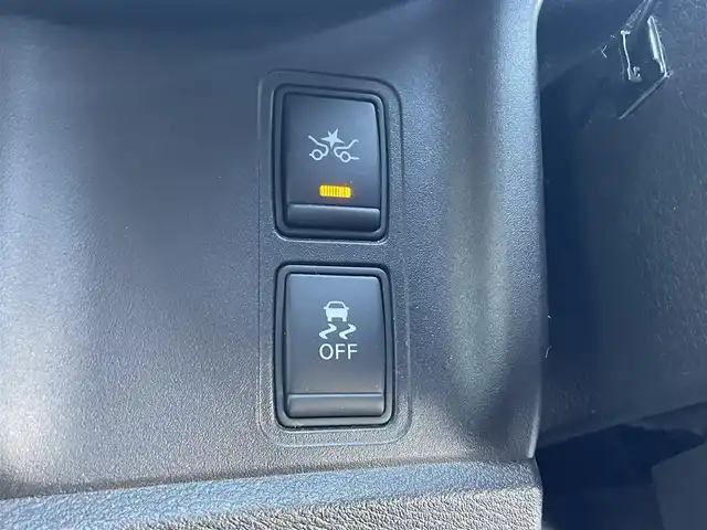 日産 セレナ ハイウェイスター 佐賀県 2016(平28)年 5.7万km ブリリアントホワイトパール プロパイロット/・インテリジェントクルーズコントロール/・車線維持機能/エマージェンシーブレーキ/純正9インチナビ/・TV/CD/DVD/BT/アラウンドビューモニター/スマートインナーミラー/両側パワースライドドア/ワンタッチパワースライド/ハンズフリーオートスライドドア/前後コーナーセンサー/LEDヘッドライト/フォグランプ/オートライト/純正１６インチアルミホイール/ステアリングスイッチ/革巻きステアリング/ビルトインETC/プッシュスタート