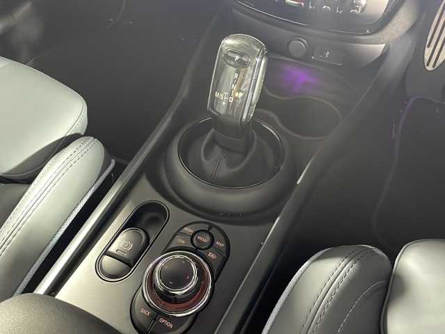 ＭＩＮＩ ＢＭＷ ミニ クラブマン クーパーS アントールドED 沖縄県 2022(令4)年 1万km セージグリーンメタリック 禁煙車/Ａｐｐｌｅ Ｃａｒｐｌａｙ/Ｂｌｕｅｔｏｏｔｈ/保証書/取扱説明書/バックカメラ/ステアリングスイッチ/純正ア１８インチルミ/ターボ/純正オーディオ/スマートキー/スペアキー１本/ＥＴＣ/ＵＳＢ/ドライブレコーダー前方/コーナーセンサー/クルーズコントロール