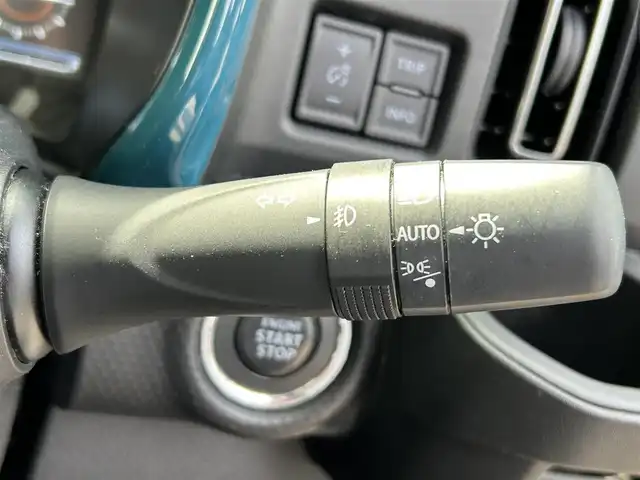 スズキ ハスラー HYBRID X 愛媛県 2021(令3)年 3.6万km デニムブルー ガンメタリック 2トーン 社外ナビ/フルセグTV/シートヒータ/ETC/ドライブレコーダー前後/LEDオートライト/レーンキープアシスト/純正フロアマット/コーナーセンサー/横滑り防止装置/Bluetooth/USB入力端子/パーキングアシスト/純正15AW/スマートキー/スペアキー１本/衝突被害軽減システム/エアバッグW＋サイド/カーテンエアバッグ/アイドリングストップ