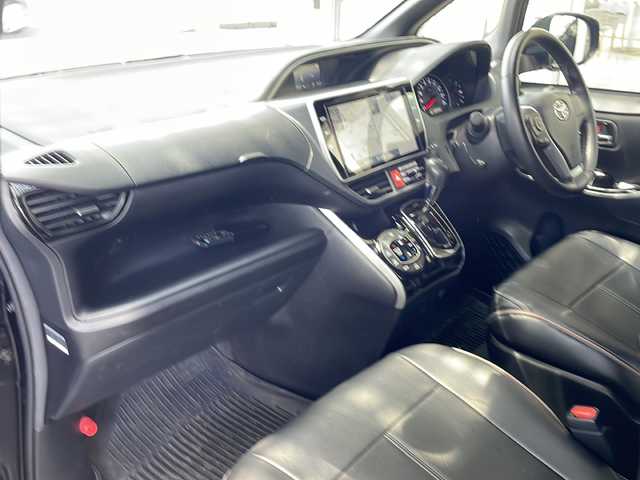 トヨタ ヴォクシー ZS 煌Ⅱ 大阪府 2019(令1)年 2.4万km ブラック ワンオーナー/モデリスタエアロ/純正10インチメモリナビ/フルセグテレビ/SD/DVD/USB/BT/HDMI/純正12.1インチフリップダウンモニター/バックカメラ/クルーズコントロール/両側パワースライドドア/ビルトインETC/プリクラッシュセーフティ/車線逸脱警告システム/コーナーセンサー/スマートキー/プッシュスタート/アイドリングストップ/ダブルオートエアコン/前席独立エアコン/TVキャンセラー/保証書、取説/スペアキー1本
