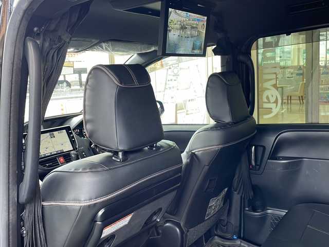 トヨタ ヴォクシー ZS 煌Ⅱ 大阪府 2019(令1)年 2.4万km ブラック ワンオーナー/モデリスタエアロ/純正10インチメモリナビ/フルセグテレビ/SD/DVD/USB/BT/HDMI/純正12.1インチフリップダウンモニター/バックカメラ/クルーズコントロール/両側パワースライドドア/ビルトインETC/プリクラッシュセーフティ/車線逸脱警告システム/コーナーセンサー/スマートキー/プッシュスタート/アイドリングストップ/ダブルオートエアコン/前席独立エアコン/TVキャンセラー/保証書、取説/スペアキー1本