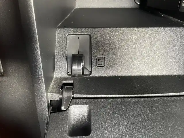 マツダ ロードスター VS 大阪府 2008(平20)年 7.6万km マーブルホワイト 革シート/シートヒーター/HIDヘッドライト/ETC/キーレスキー/スペアキー/CD/ステアリングリモコン/アルミホイール/保証書 取説/禁煙車