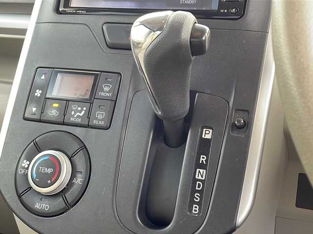 ダイハツ タント X SA 千葉県 2014(平26)年 9.7万km ファイアークォーツレッドM ワンオーナー/純正ナビ/TV/CD/USB/バックカメラ/横滑り防止装置/盗難防止装置/衝突軽減防止装置/オートライト/ステアリングスイッチ/スマートキー/スペアキー１本/リアサンシェード/純正ドアバイザー/プッシュスタート