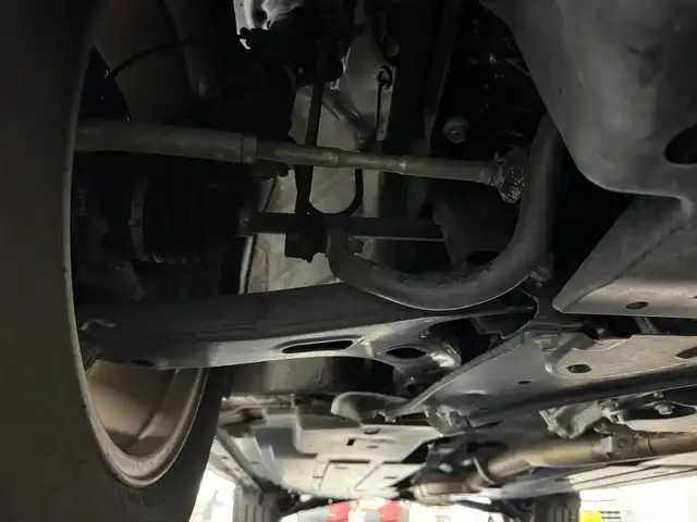 スバル フォレスター X－ブレイク 三重県 2018(平30)年 6.3万km クリスタルホワイトP ガソリン/4WD/MTモード付フロアCVT/純正 8インチ ダイヤトーンサウンドナビ/（FM/AM/CD/DVD/SD/MusicFolder/iPod/USB/TV/Bluetooth/AUX）/リヤビューモニター＆フロント・サイドビューモニター/ドライブレコーダー前方/ETC/EyeSight/・プリクラッシュブレーキ/・アクティブレーンキープ/・AT誤発進/誤後進抑制制御/・車線逸脱警報＆ふらつき警報/・全車速追従機能付クルコン/・先行車発進お知らせ機能/・後退時ブレーキサポート/［OP：アドバンスドセイフティパッケージ］/・アダプティブドライビングビーム/・スバルリヤビークルディテクション（SRVD：後側方警戒支援システム）/装備/・スマートリヤビューミラー（デジタルインナーミラー）*/・撥水ハーフレザーシート/・8wayパワーシート（Dメモリー付/N）/・シートヒーター（D/N/2nd左右）/・ステアリングヒーター/・オートライト＆ワイパー/・ステアリング連動LEDヘッドランプ（SRH）/・ルーフレール/・左右独立オートエアコン/・電子パーキングブレーキ/・パドルシフト/・ステアリングスイッチ/・17inAW/・スマートキーx1/など