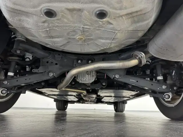 スバル フォレスター X－ブレイク 三重県 2018(平30)年 6.3万km クリスタルホワイトP ガソリン/4WD/MTモード付フロアCVT/純正 8インチ ダイヤトーンサウンドナビ/（FM/AM/CD/DVD/SD/MusicFolder/iPod/USB/TV/Bluetooth/AUX）/リヤビューモニター＆フロント・サイドビューモニター/ドライブレコーダー前方/ETC/EyeSight/・プリクラッシュブレーキ/・アクティブレーンキープ/・AT誤発進/誤後進抑制制御/・車線逸脱警報＆ふらつき警報/・全車速追従機能付クルコン/・先行車発進お知らせ機能/・後退時ブレーキサポート/［OP：アドバンスドセイフティパッケージ］/・アダプティブドライビングビーム/・スバルリヤビークルディテクション（SRVD：後側方警戒支援システム）/装備/・スマートリヤビューミラー（デジタルインナーミラー）*/・撥水ハーフレザーシート/・8wayパワーシート（Dメモリー付/N）/・シートヒーター（D/N/2nd左右）/・ステアリングヒーター/・オートライト＆ワイパー/・ステアリング連動LEDヘッドランプ（SRH）/・ルーフレール/・左右独立オートエアコン/・電子パーキングブレーキ/・パドルシフト/・ステアリングスイッチ/・17inAW/・スマートキーx1/など