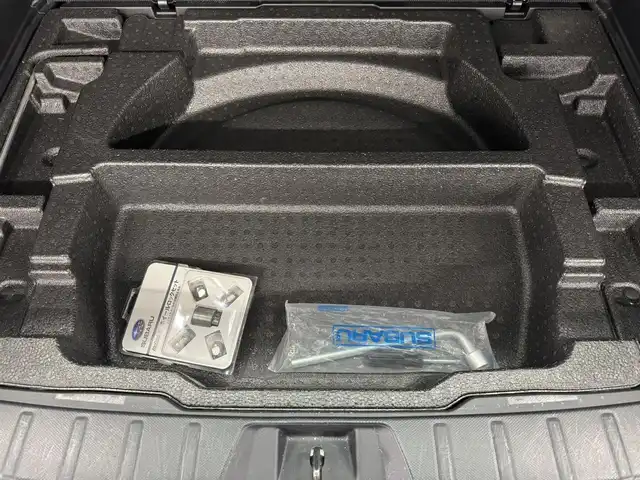 スバル フォレスター X－ブレイク 三重県 2018(平30)年 6.3万km クリスタルホワイトP ガソリン/4WD/MTモード付フロアCVT/純正 8インチ ダイヤトーンサウンドナビ/（FM/AM/CD/DVD/SD/MusicFolder/iPod/USB/TV/Bluetooth/AUX）/リヤビューモニター＆フロント・サイドビューモニター/ドライブレコーダー前方/ETC/EyeSight/・プリクラッシュブレーキ/・アクティブレーンキープ/・AT誤発進/誤後進抑制制御/・車線逸脱警報＆ふらつき警報/・全車速追従機能付クルコン/・先行車発進お知らせ機能/・後退時ブレーキサポート/［OP：アドバンスドセイフティパッケージ］/・アダプティブドライビングビーム/・スバルリヤビークルディテクション（SRVD：後側方警戒支援システム）/装備/・スマートリヤビューミラー（デジタルインナーミラー）*/・撥水ハーフレザーシート/・8wayパワーシート（Dメモリー付/N）/・シートヒーター（D/N/2nd左右）/・ステアリングヒーター/・オートライト＆ワイパー/・ステアリング連動LEDヘッドランプ（SRH）/・ルーフレール/・左右独立オートエアコン/・電子パーキングブレーキ/・パドルシフト/・ステアリングスイッチ/・17inAW/・スマートキーx1/など