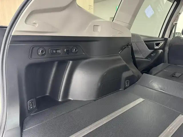 スバル フォレスター X－ブレイク 三重県 2018(平30)年 6.3万km クリスタルホワイトP ガソリン/4WD/MTモード付フロアCVT/純正 8インチ ダイヤトーンサウンドナビ/（FM/AM/CD/DVD/SD/MusicFolder/iPod/USB/TV/Bluetooth/AUX）/リヤビューモニター＆フロント・サイドビューモニター/ドライブレコーダー前方/ETC/EyeSight/・プリクラッシュブレーキ/・アクティブレーンキープ/・AT誤発進/誤後進抑制制御/・車線逸脱警報＆ふらつき警報/・全車速追従機能付クルコン/・先行車発進お知らせ機能/・後退時ブレーキサポート/［OP：アドバンスドセイフティパッケージ］/・アダプティブドライビングビーム/・スバルリヤビークルディテクション（SRVD：後側方警戒支援システム）/装備/・スマートリヤビューミラー（デジタルインナーミラー）*/・撥水ハーフレザーシート/・8wayパワーシート（Dメモリー付/N）/・シートヒーター（D/N/2nd左右）/・ステアリングヒーター/・オートライト＆ワイパー/・ステアリング連動LEDヘッドランプ（SRH）/・ルーフレール/・左右独立オートエアコン/・電子パーキングブレーキ/・パドルシフト/・ステアリングスイッチ/・17inAW/・スマートキーx1/など