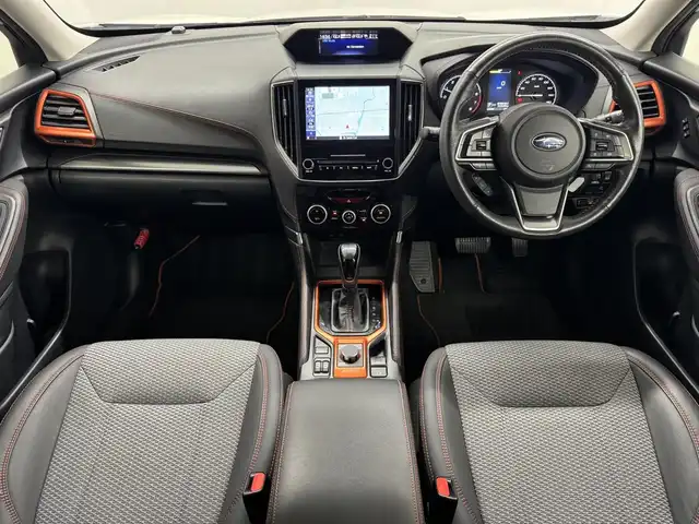 スバル フォレスター X－ブレイク 三重県 2018(平30)年 6.3万km クリスタルホワイトP ガソリン/4WD/MTモード付フロアCVT/純正 8インチ ダイヤトーンサウンドナビ/（FM/AM/CD/DVD/SD/MusicFolder/iPod/USB/TV/Bluetooth/AUX）/リヤビューモニター＆フロント・サイドビューモニター/ドライブレコーダー前方/ETC/EyeSight/・プリクラッシュブレーキ/・アクティブレーンキープ/・AT誤発進/誤後進抑制制御/・車線逸脱警報＆ふらつき警報/・全車速追従機能付クルコン/・先行車発進お知らせ機能/・後退時ブレーキサポート/［OP：アドバンスドセイフティパッケージ］/・アダプティブドライビングビーム/・スバルリヤビークルディテクション（SRVD：後側方警戒支援システム）/装備/・スマートリヤビューミラー（デジタルインナーミラー）*/・撥水ハーフレザーシート/・8wayパワーシート（Dメモリー付/N）/・シートヒーター（D/N/2nd左右）/・ステアリングヒーター/・オートライト＆ワイパー/・ステアリング連動LEDヘッドランプ（SRH）/・ルーフレール/・左右独立オートエアコン/・電子パーキングブレーキ/・パドルシフト/・ステアリングスイッチ/・17inAW/・スマートキーx1/など
