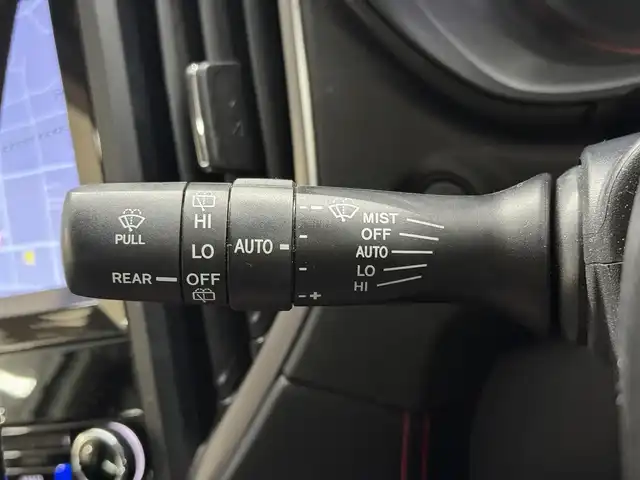 スバル フォレスター X－ブレイク 三重県 2018(平30)年 6.3万km クリスタルホワイトP ガソリン/4WD/MTモード付フロアCVT/純正 8インチ ダイヤトーンサウンドナビ/（FM/AM/CD/DVD/SD/MusicFolder/iPod/USB/TV/Bluetooth/AUX）/リヤビューモニター＆フロント・サイドビューモニター/ドライブレコーダー前方/ETC/EyeSight/・プリクラッシュブレーキ/・アクティブレーンキープ/・AT誤発進/誤後進抑制制御/・車線逸脱警報＆ふらつき警報/・全車速追従機能付クルコン/・先行車発進お知らせ機能/・後退時ブレーキサポート/［OP：アドバンスドセイフティパッケージ］/・アダプティブドライビングビーム/・スバルリヤビークルディテクション（SRVD：後側方警戒支援システム）/装備/・スマートリヤビューミラー（デジタルインナーミラー）*/・撥水ハーフレザーシート/・8wayパワーシート（Dメモリー付/N）/・シートヒーター（D/N/2nd左右）/・ステアリングヒーター/・オートライト＆ワイパー/・ステアリング連動LEDヘッドランプ（SRH）/・ルーフレール/・左右独立オートエアコン/・電子パーキングブレーキ/・パドルシフト/・ステアリングスイッチ/・17inAW/・スマートキーx1/など