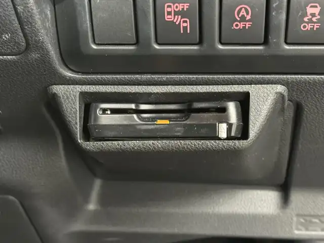 スバル フォレスター X－ブレイク 三重県 2018(平30)年 6.3万km クリスタルホワイトP ガソリン/4WD/MTモード付フロアCVT/純正 8インチ ダイヤトーンサウンドナビ/（FM/AM/CD/DVD/SD/MusicFolder/iPod/USB/TV/Bluetooth/AUX）/リヤビューモニター＆フロント・サイドビューモニター/ドライブレコーダー前方/ETC/EyeSight/・プリクラッシュブレーキ/・アクティブレーンキープ/・AT誤発進/誤後進抑制制御/・車線逸脱警報＆ふらつき警報/・全車速追従機能付クルコン/・先行車発進お知らせ機能/・後退時ブレーキサポート/［OP：アドバンスドセイフティパッケージ］/・アダプティブドライビングビーム/・スバルリヤビークルディテクション（SRVD：後側方警戒支援システム）/装備/・スマートリヤビューミラー（デジタルインナーミラー）*/・撥水ハーフレザーシート/・8wayパワーシート（Dメモリー付/N）/・シートヒーター（D/N/2nd左右）/・ステアリングヒーター/・オートライト＆ワイパー/・ステアリング連動LEDヘッドランプ（SRH）/・ルーフレール/・左右独立オートエアコン/・電子パーキングブレーキ/・パドルシフト/・ステアリングスイッチ/・17inAW/・スマートキーx1/など